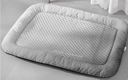 ❄️ The Self-Cooling Pet Mat That Keeps Dogs Cool and Comfortable